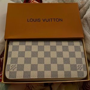 LV Wallet